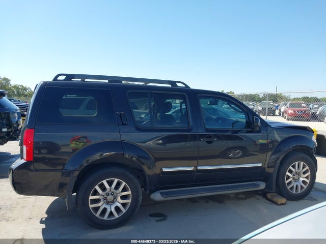 Nissan Pathfinder Le