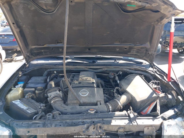 Nissan Pathfinder Le