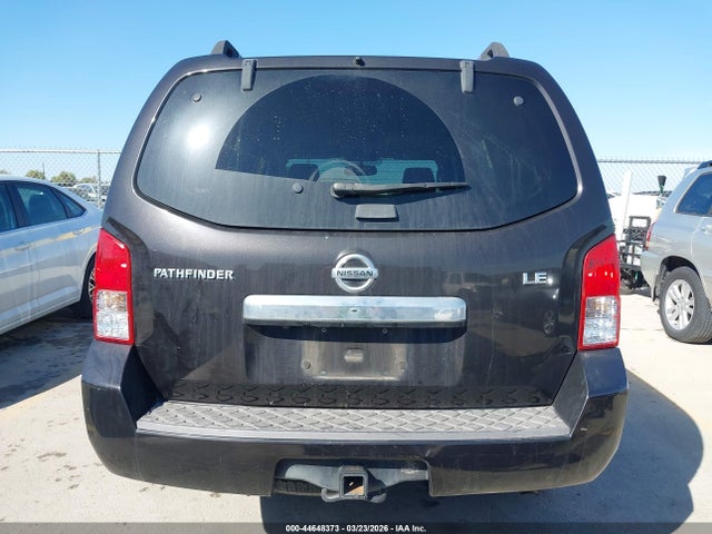 Nissan Pathfinder Le