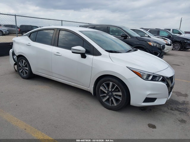 Salvage Nissan Versa Image