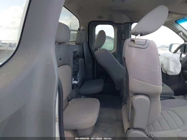 Nissan Frontier S