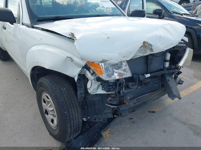 Nissan Frontier S