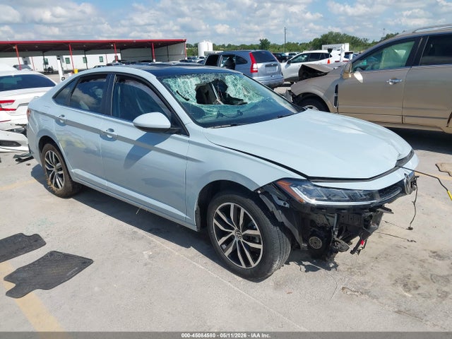 Salvage Volkswagen Jetta Image