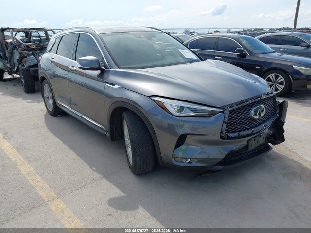 Salvage INFINITI Qx Image