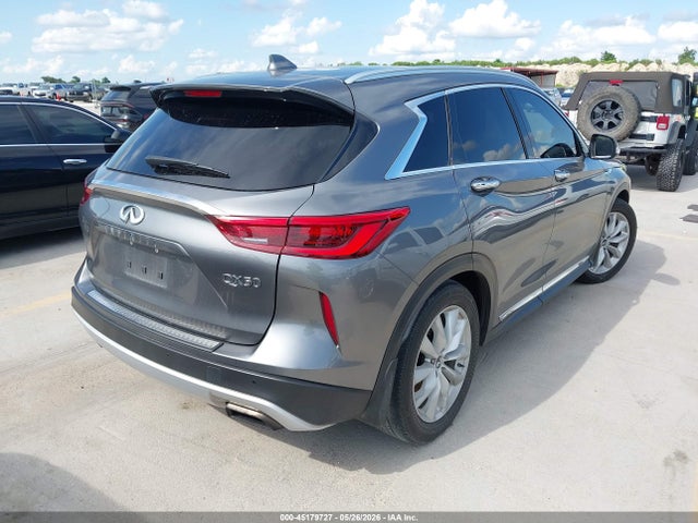 INFINITI Qx Essential
