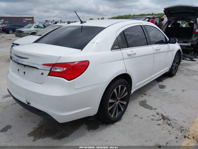 Chrysler 200 S