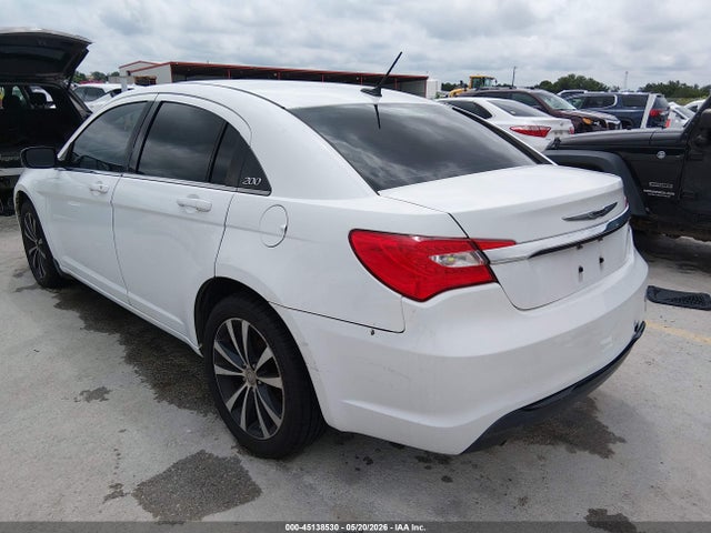 Chrysler 200 S