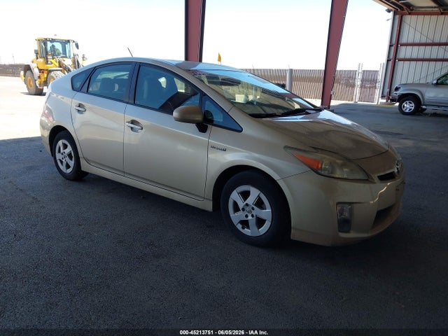Salvage Toyota Prius Image