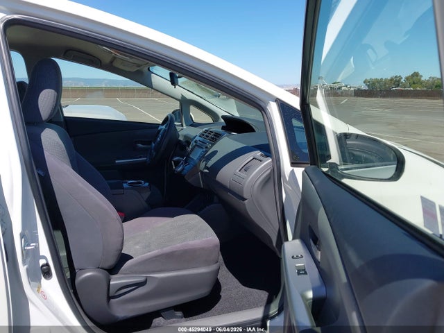 Toyota Prius v Three