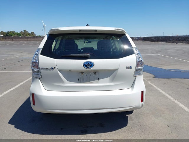 Toyota Prius v Three