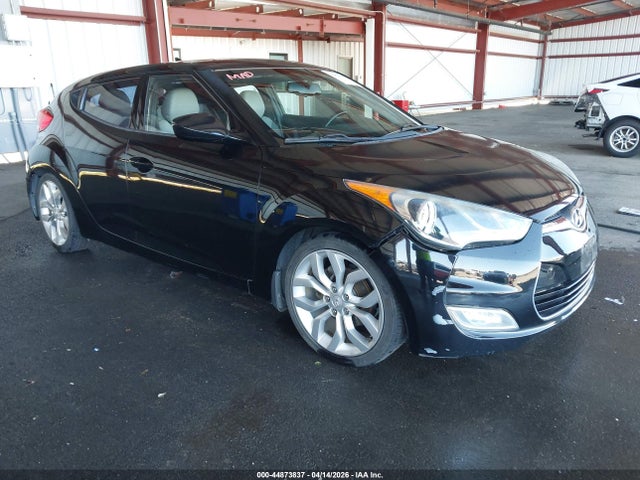 Salvage Hyundai VELOSTER Image