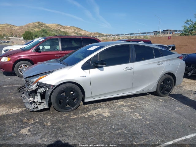 Toyota Prius Three Touring