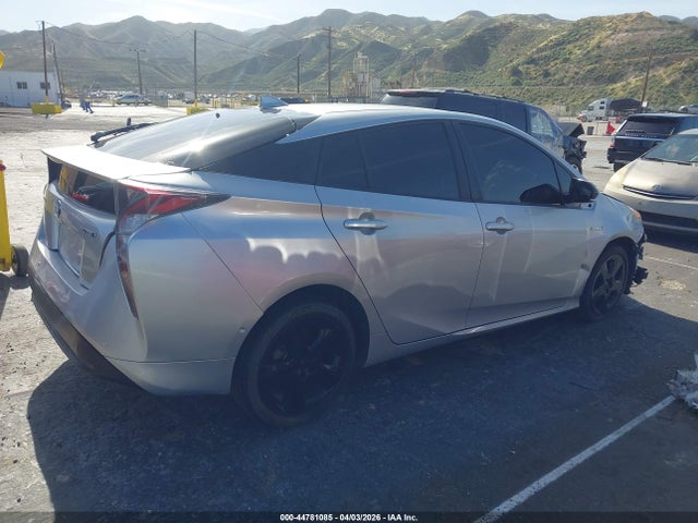 Toyota Prius Three Touring