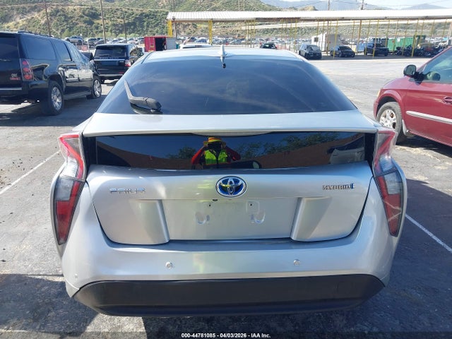 Toyota Prius Three Touring