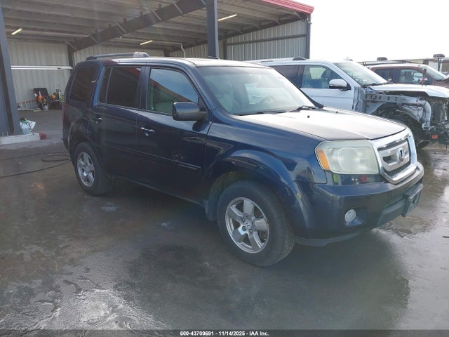 Salvage Honda Pilot Image