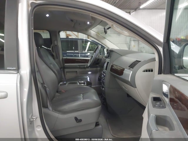 Chrysler Town & Country Touring