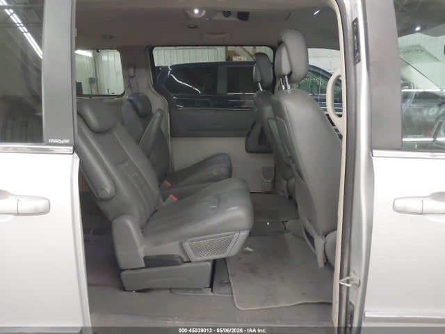 Chrysler Town & Country Touring