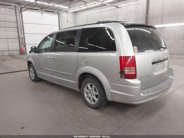 Chrysler Town & Country Touring