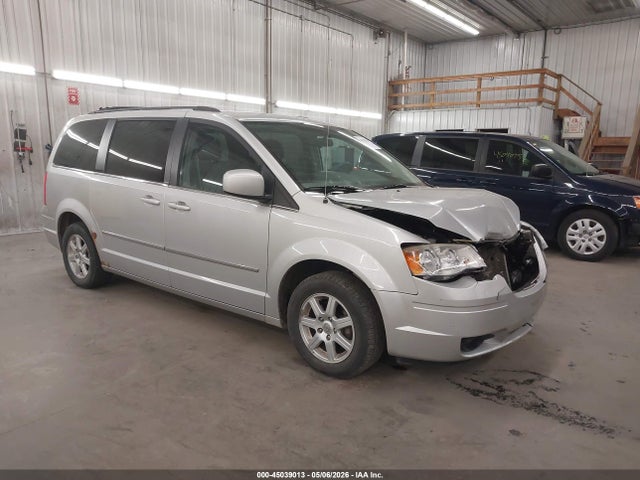 Salvage Chrysler Town & Country Image