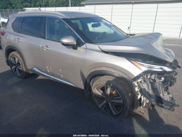 Salvage Nissan Rogue Image