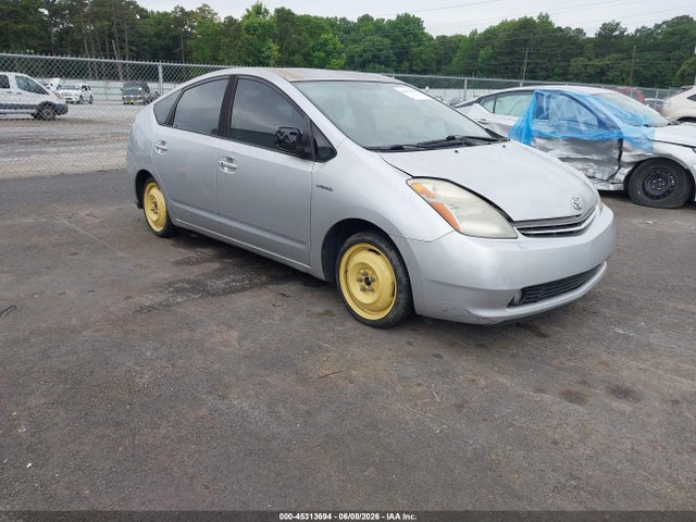 Salvage Toyota Prius Image