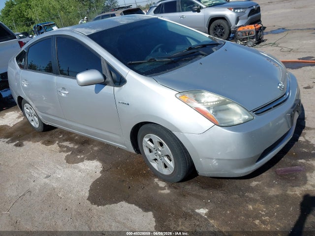 Salvage Toyota Prius Image