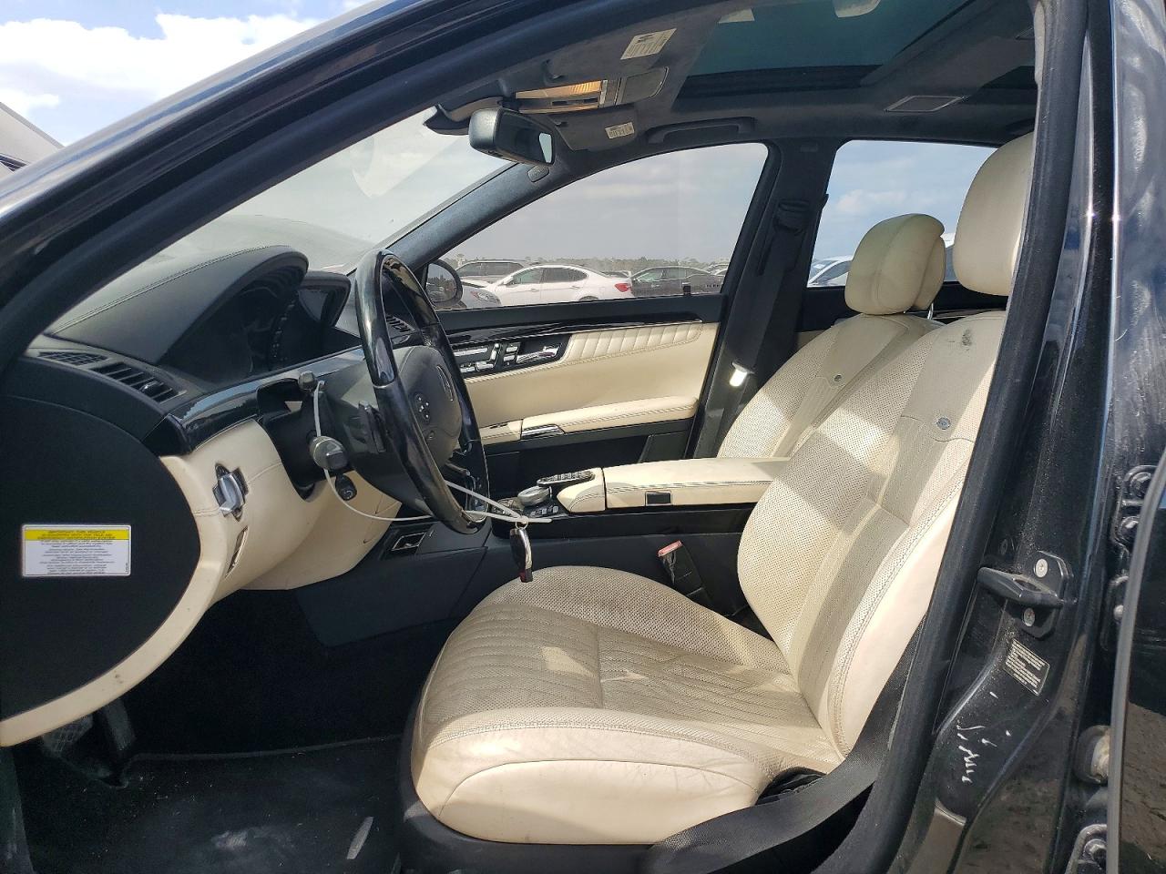 Mercedes-Benz S-Class 550