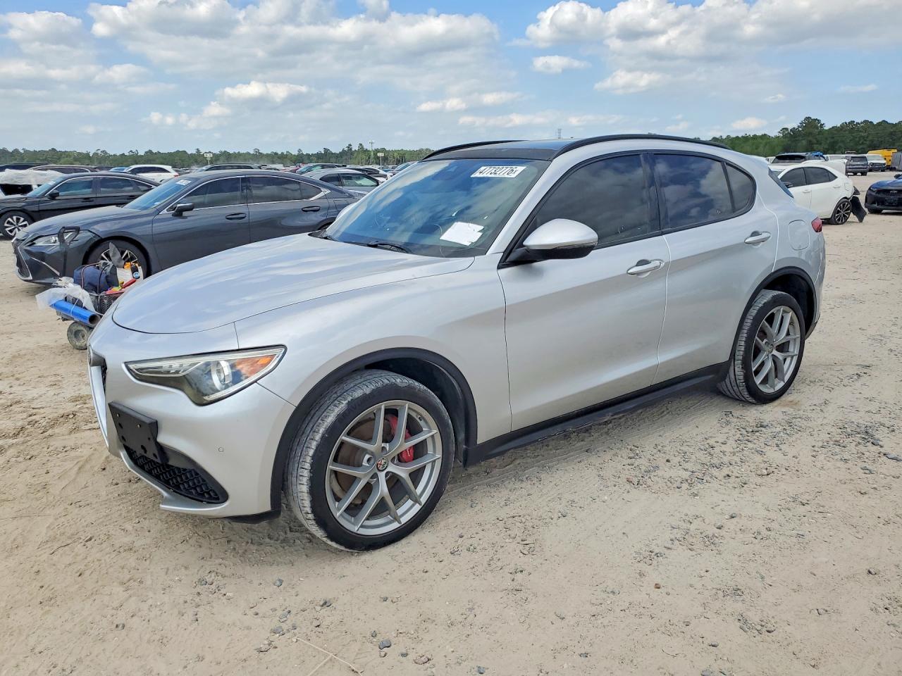 Salvage Alfa Romeo Stelvio Image