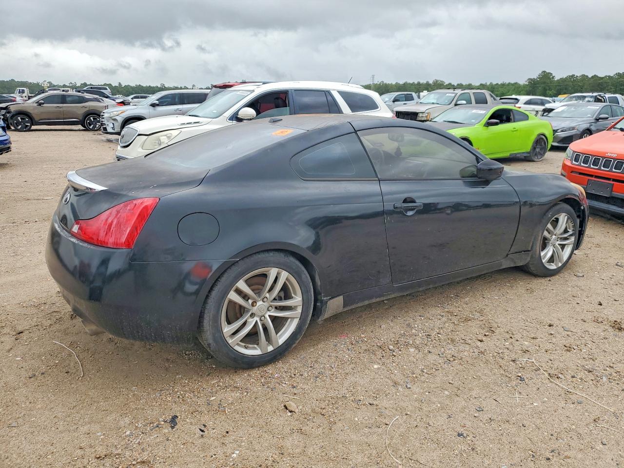 INFINITI G37 Base
