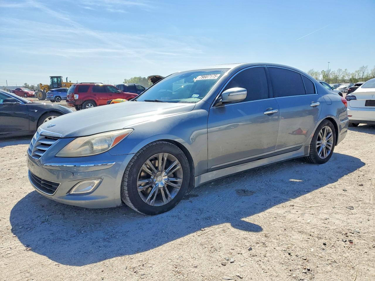 Salvage Hyundai Genesis Image