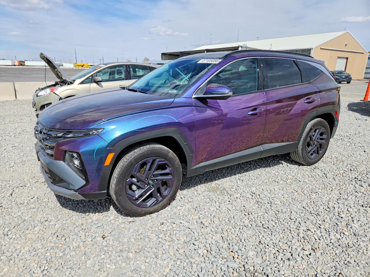 Salvage Hyundai TUCSON Image