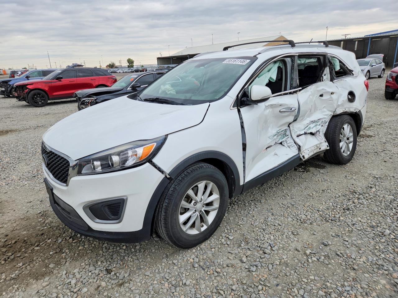 Salvage Kia Sorento Image
