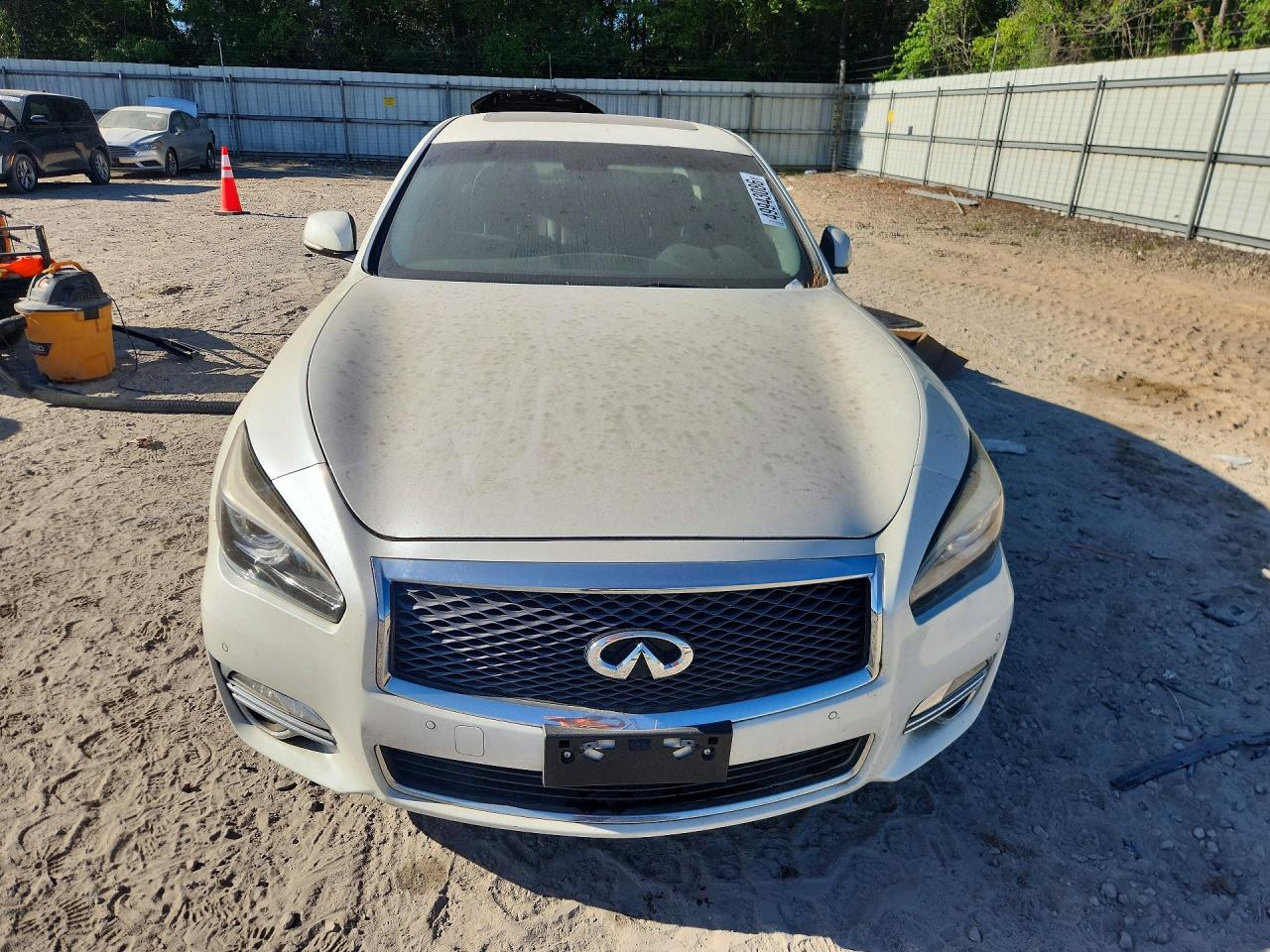 INFINITI Q70 3.7 Luxe