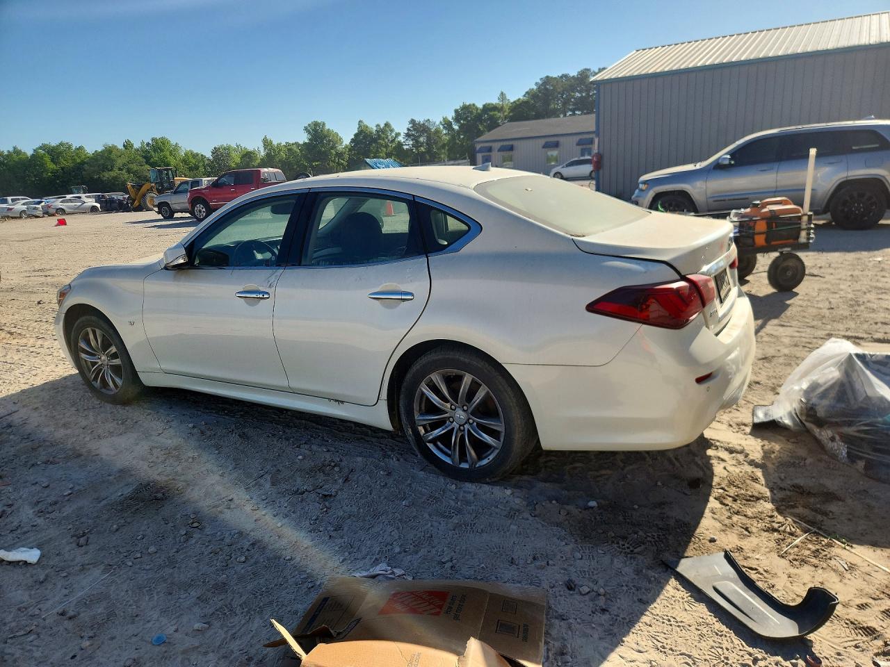 INFINITI Q70 3.7 Luxe