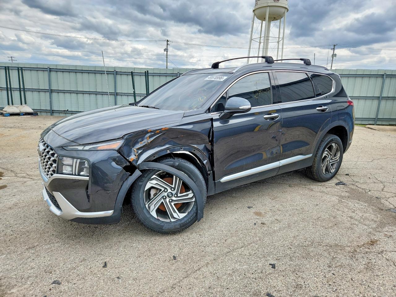 Salvage Hyundai SANTA FE Image