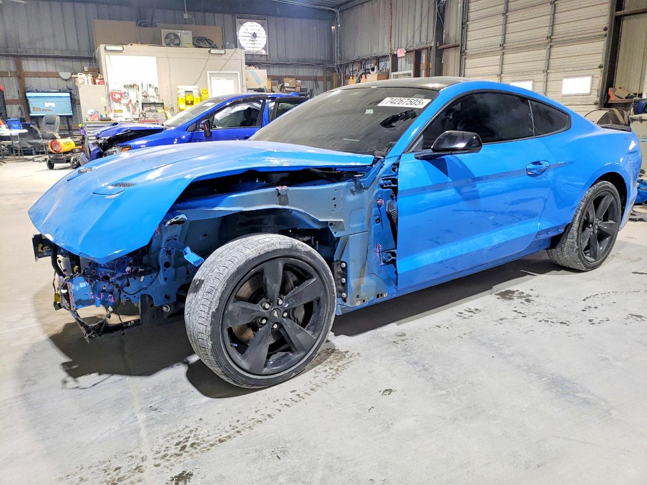 Salvage Ford Mustang Image