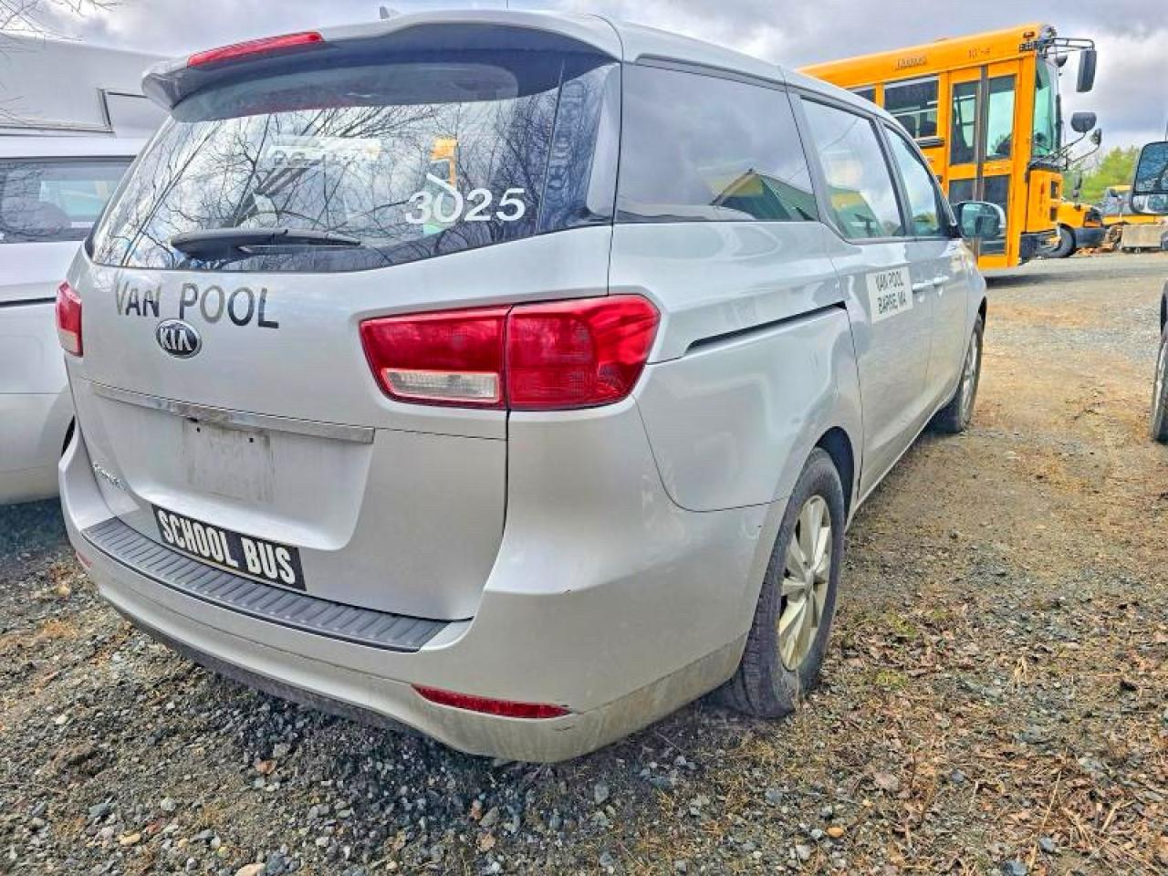 Kia Sedona L
