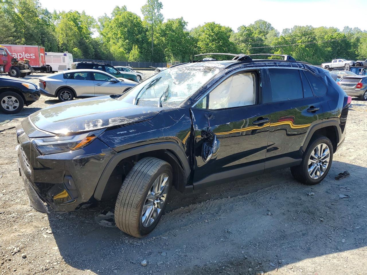 Salvage Toyota RAV4 Image
