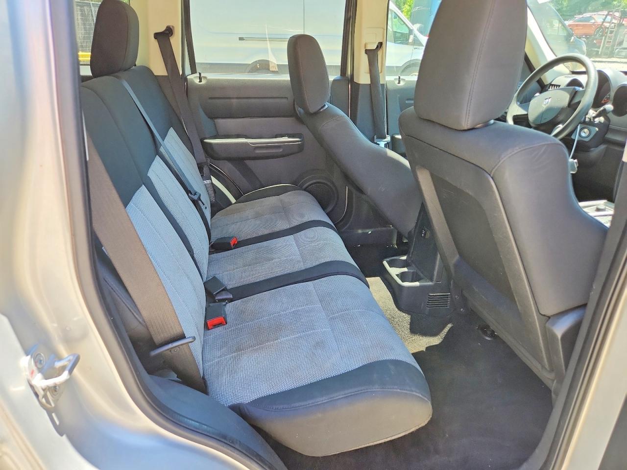 Dodge Nitro Sxt