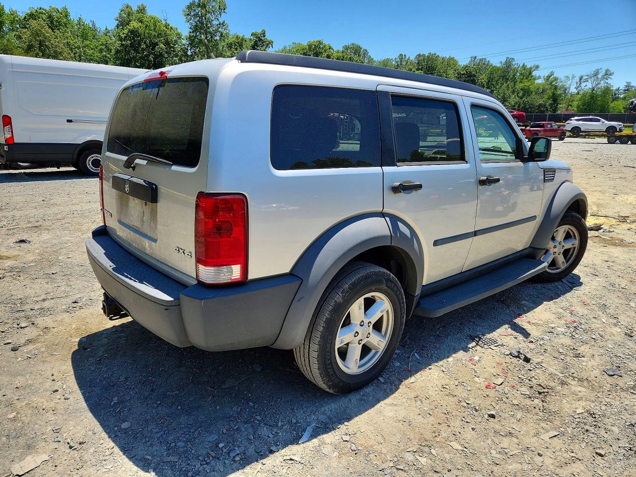 Dodge Nitro Sxt
