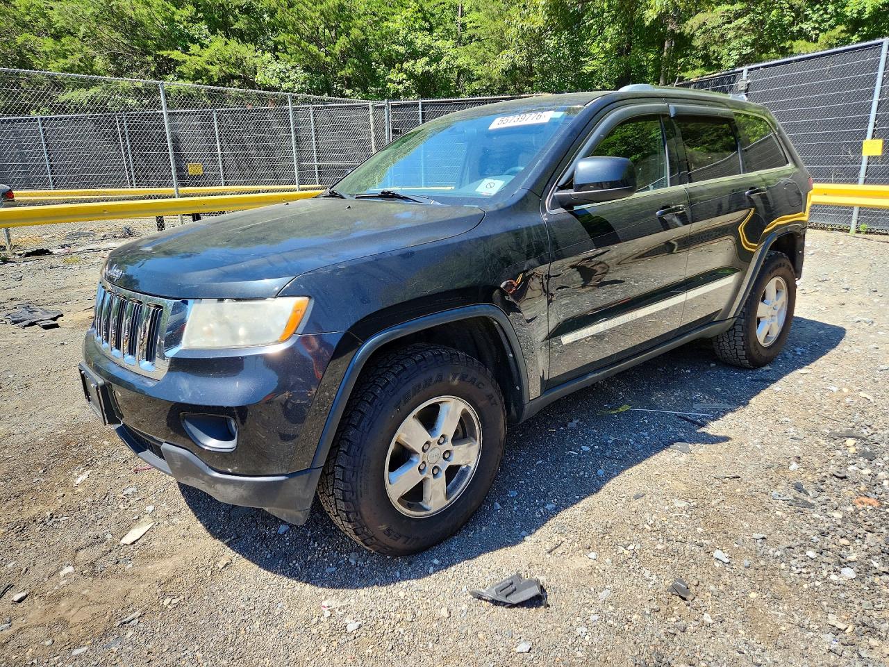 Salvage Jeep Cherokee Image