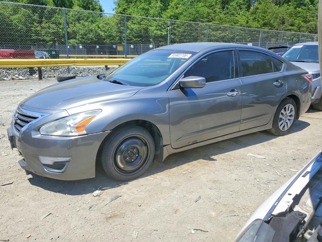Salvage Nissan Altima Image