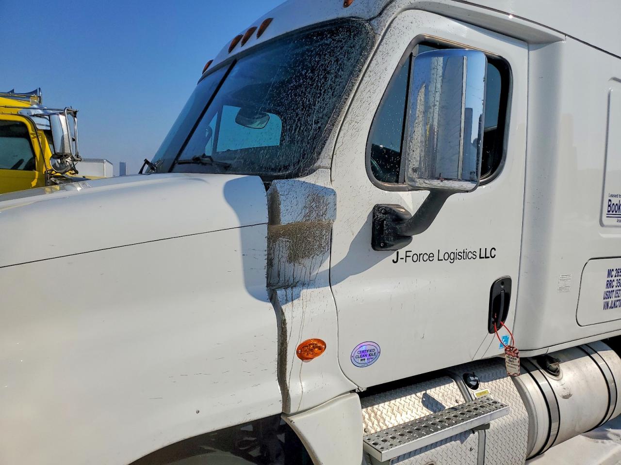 Freigliner Cascadia 125