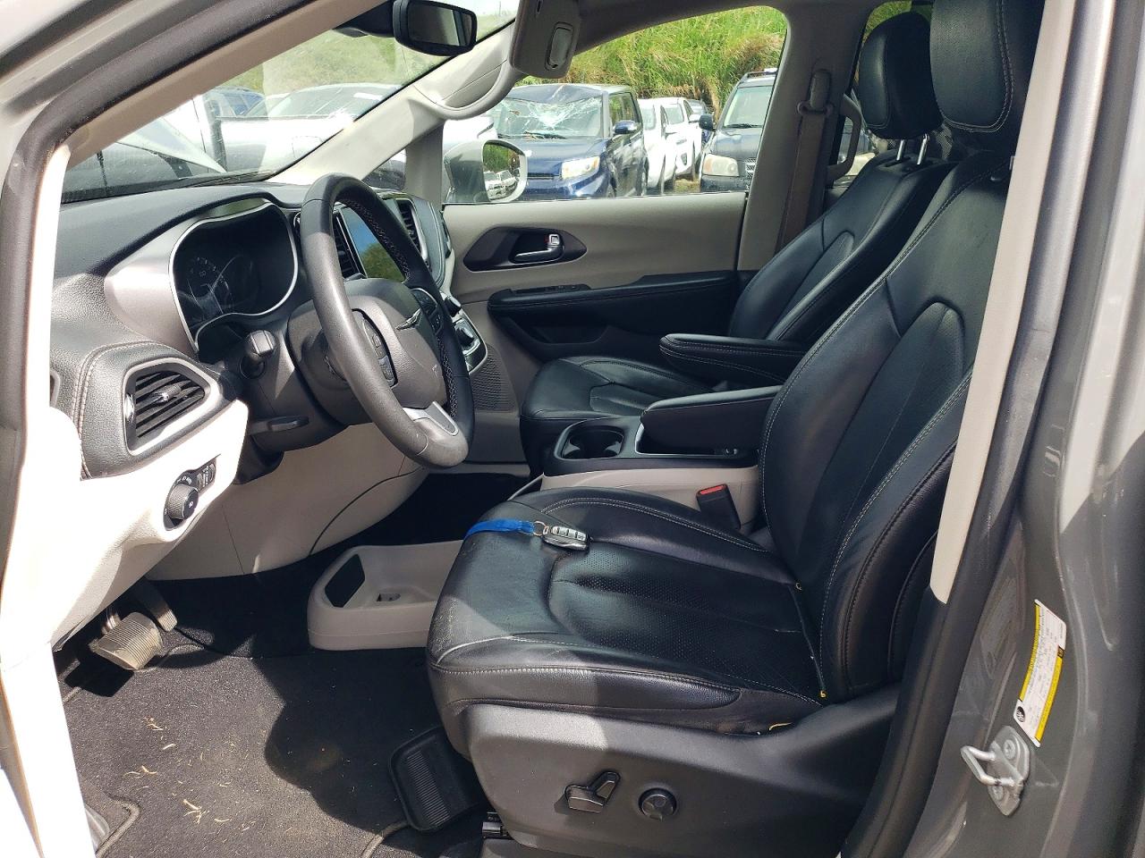 Chrysler Pacifica Touring L