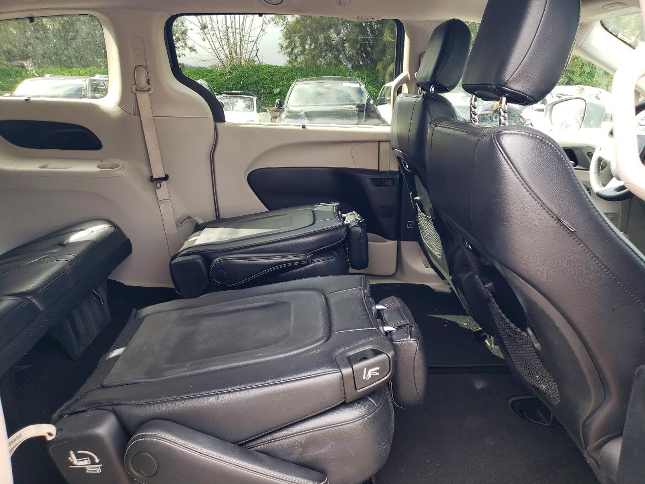 Chrysler Pacifica Touring L