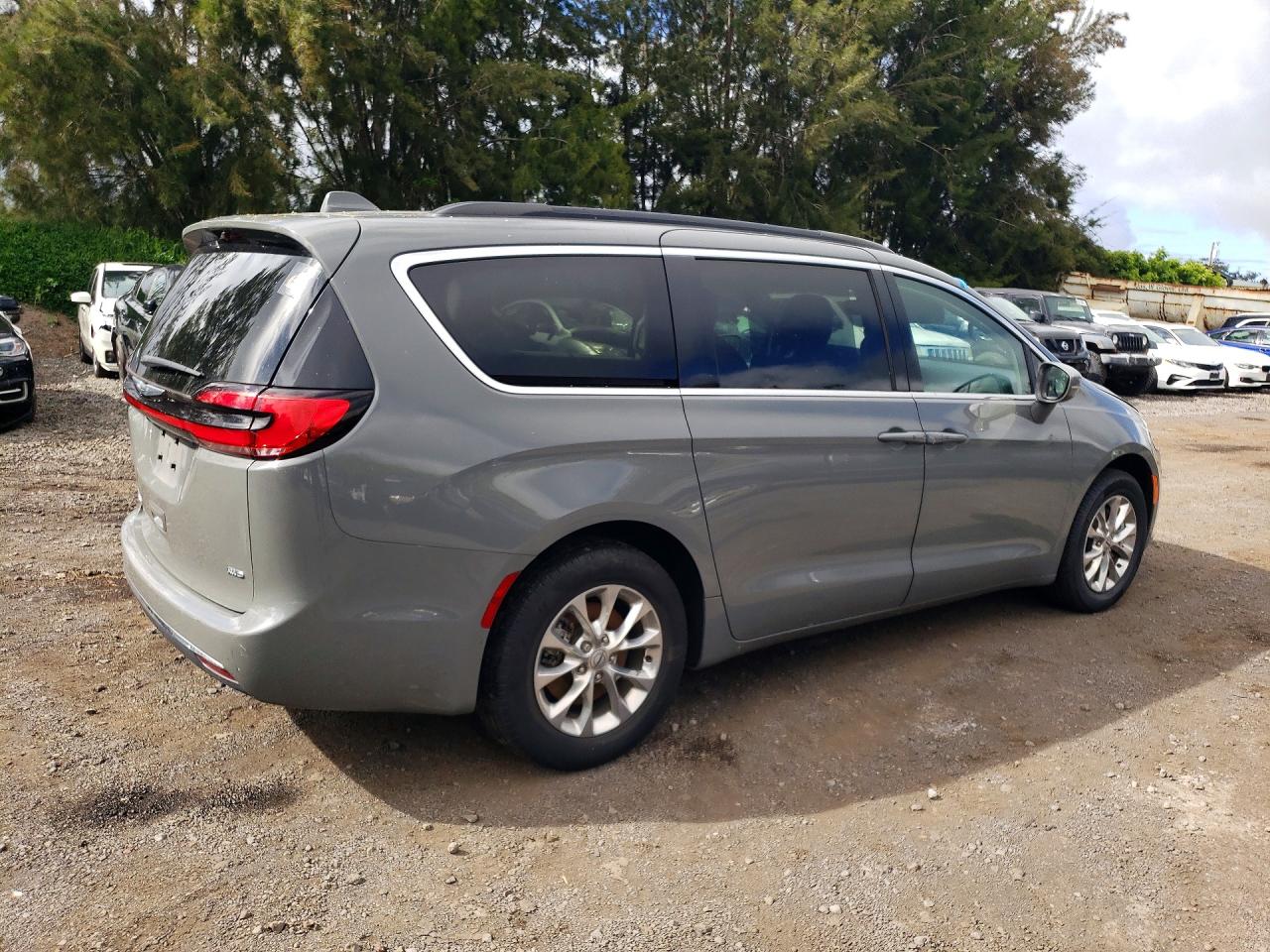 Chrysler Pacifica Touring L