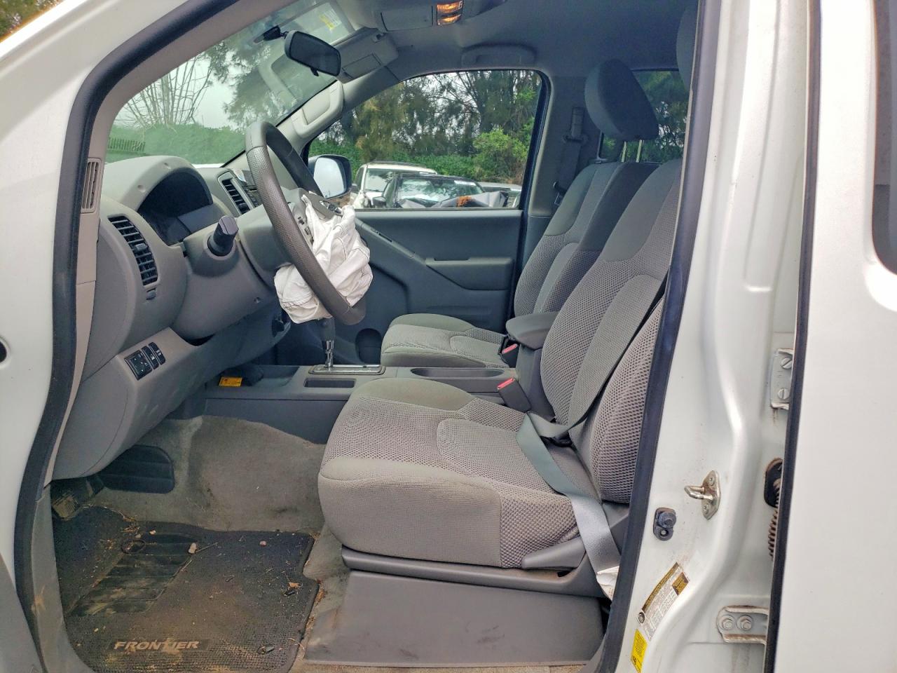 Nissan Frontier Sv