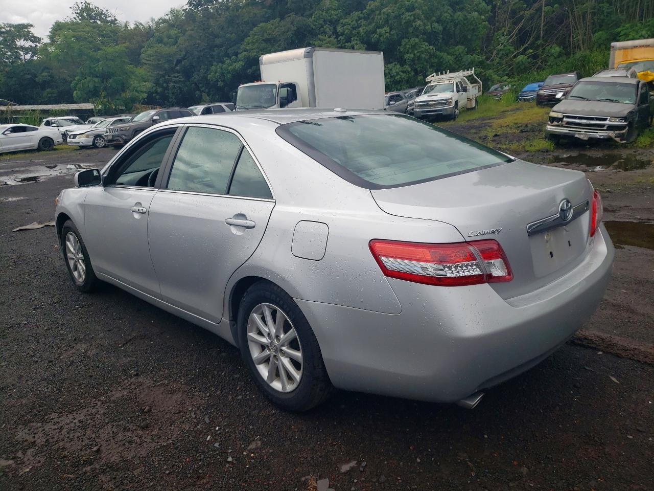 Toyota Camry Le V6
