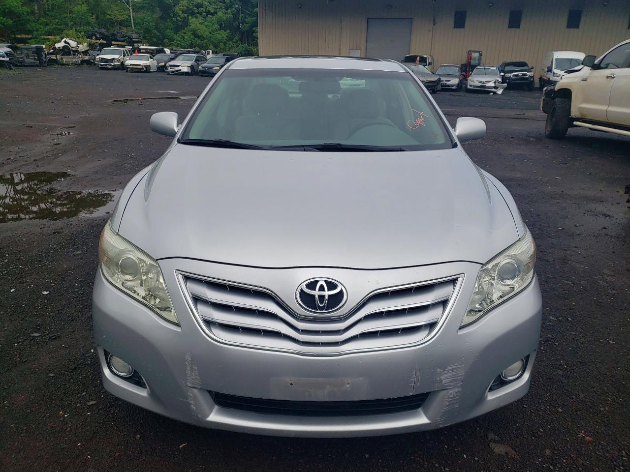 Toyota Camry Le V6