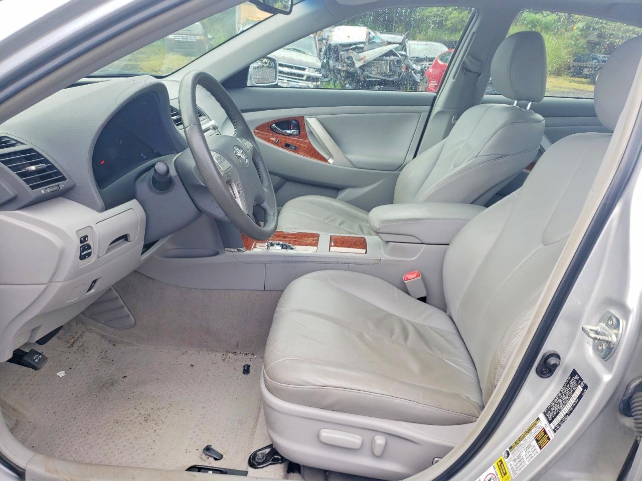 Toyota Camry Le V6